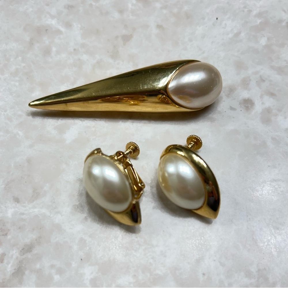Vintage 1980s Napier Gold-Tone Faux Pearl Brooch & Clip-On Earrings Set
